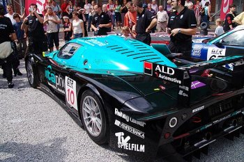 The activities at Spa actually got underway yesterday, with a parade down to the historic town of Spa. An autograph session and the traditional group photo took place before the the cars paraded back up to the circuit, in front of large crowds of of enthusiastic spectators who lined the town's roads.