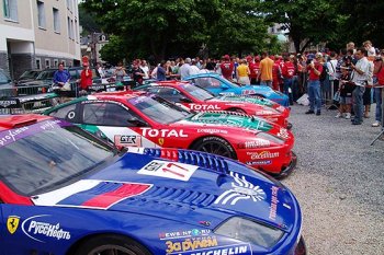 The activities at Spa actually got underway yesterday, with a parade down to the historic town of Spa. An autograph session and the traditional group photo took place before the the cars paraded back up to the circuit, in front of large crowds of of enthusiastic spectators who lined the town's roads.