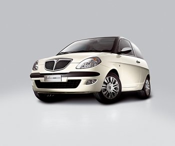 LANCIA YPSILON MOMO DESIGN