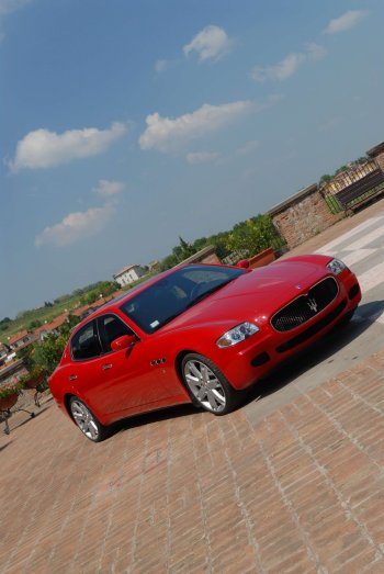 red maserati quattroporte