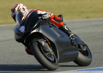 MARCO MELANDRI - DUCATI DESMOSEDICI GP8