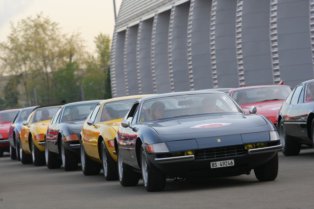 FERRARI 365 GTB4 DAYTONA