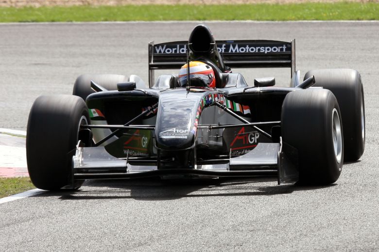 A1GP POWERED BY FERRARI - V8 ENGINE