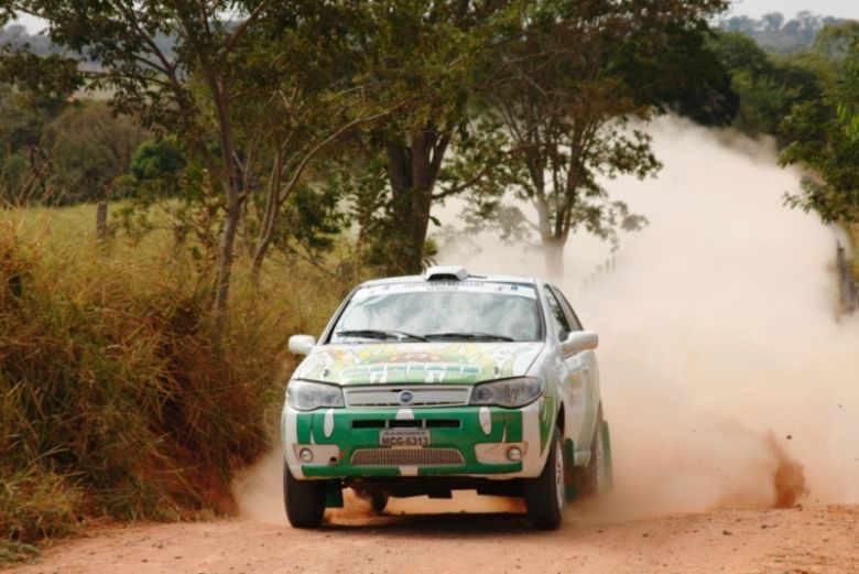 Marfiso Menezes / Jane Menezes - Fiat Palio