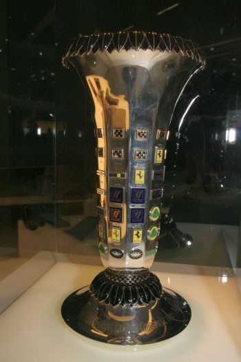 F1 TROPHY