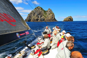 HSBC COSTAL CLASSIC 2009 - ALFA ROMEO SUPER MAXI YACHT. PHOTO: MURRAY SPENCE