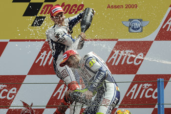 VALENTINO ROSSI - 2009 ASSEN TT - WIN NUMBER 100