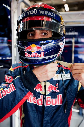 SCUDERIA TORO ROSSO FERRARI STR6 - 2011 BRITISH GRAND PRIX, QUALIFYING
