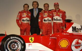 Luca Badoer, Luca di Montezemolo, Michael Schumacher and Rubens Barrichello with the Ferrari F2004