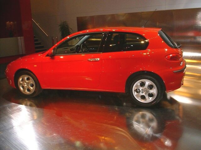 Alfa Romeo 147 1.8 TwinSpark 16v at the Birmingham Motor Show