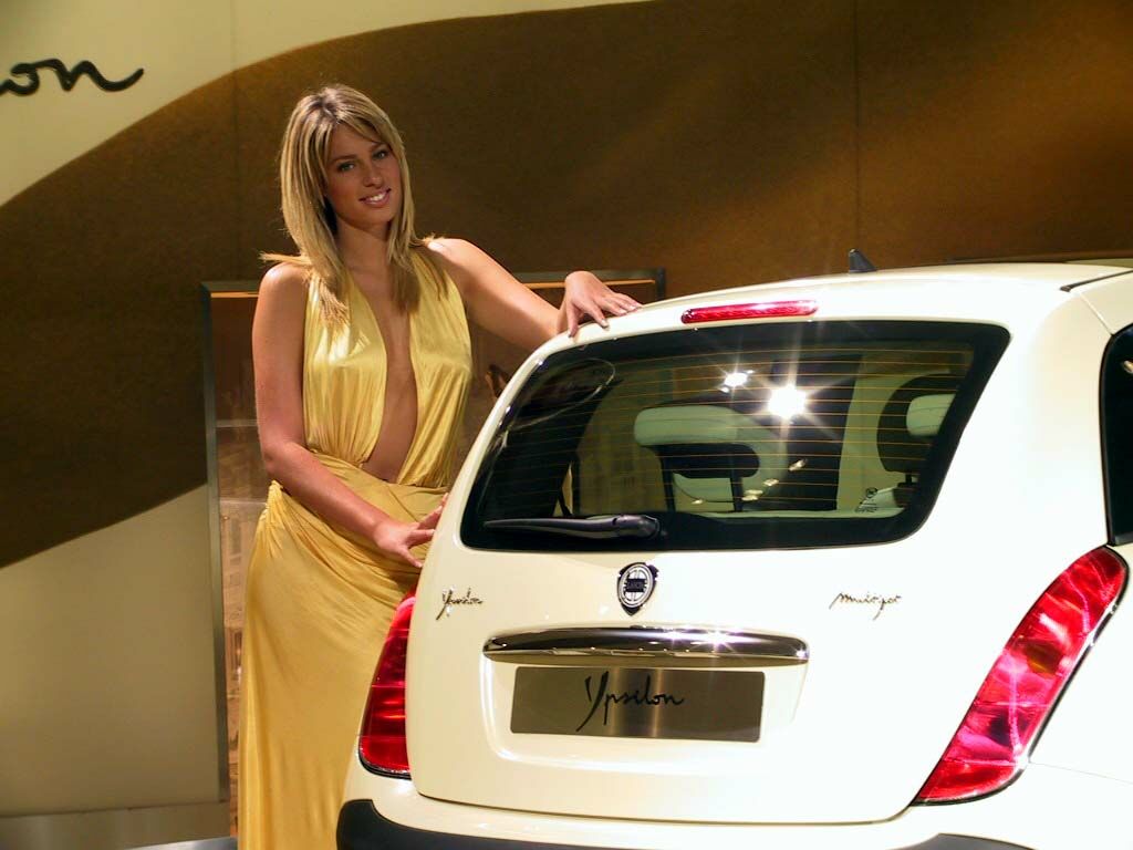 the Lancia Ypsilon at the 2003 Barcelona Motor Show