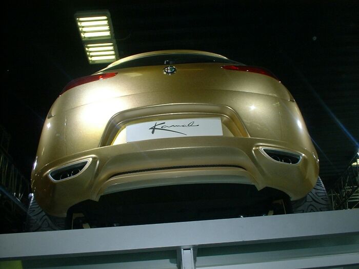 Alfa Romeo Kamal concept at the 2003 Bologna Motor Show