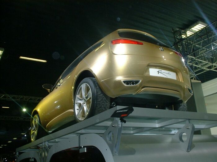 Alfa Romeo Kamal concept at the 2003 Bologna Motor Show