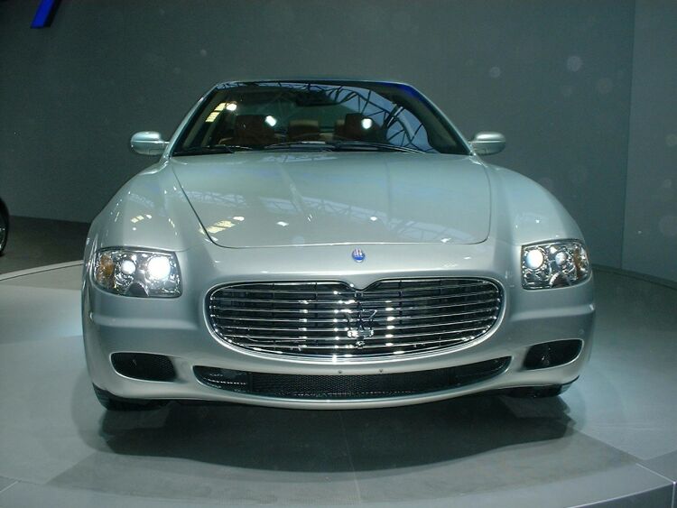 Maserati Quattroporte on the Pininfarina stand at the 2003 Bologna Motor Show