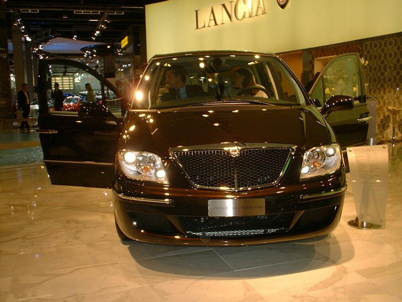 Lancia Phedra Promenade at the 2003 Frankfurt IAA