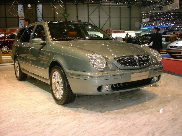 Lancia Lybra 2.4 JTD Emblema Stationwagon at the 2003 Geneva Motor Show