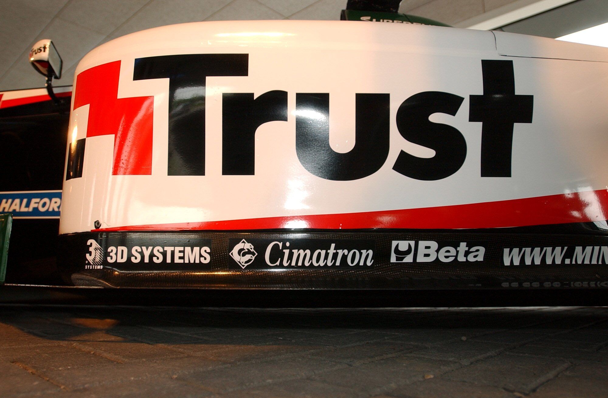 Trust announce title sponsorship deal with the European Minardi Cosworth team