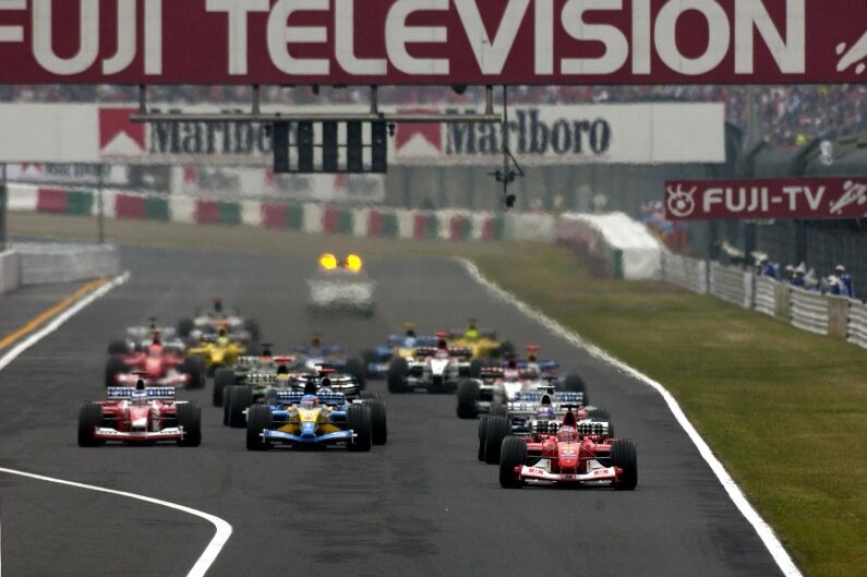 Rubens Barrichello leads the field away at the start of the Japanese Grand Prix on Sunday