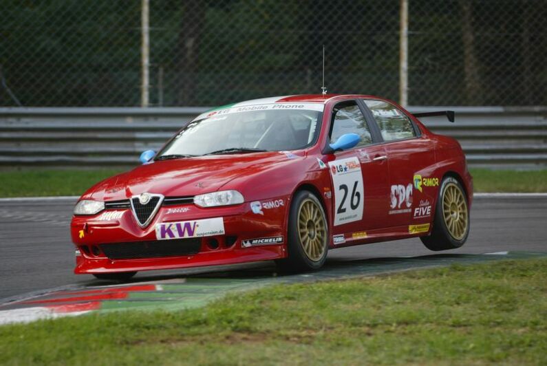 Italian Touring Car Championship front runner Adriano De Micheli steps up to drive the Bigazzi Alfa Romeo 156GTA at Monza, seen here during qualifying