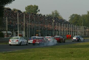 Opening lap action from Monza